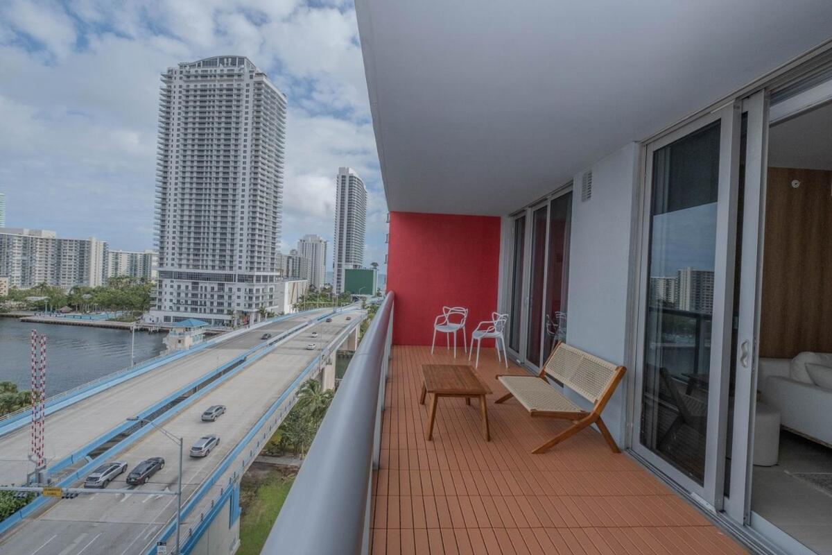 2B 2B Luxury Ocean Views Apt In Hallandale Beach Lägenhet Exteriör bild